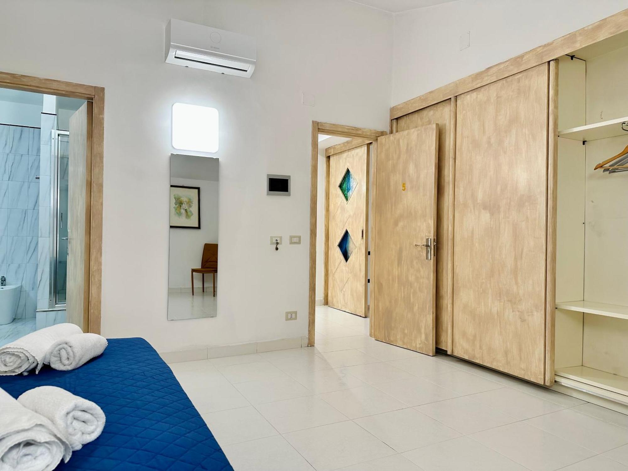 Unique Rooms In Centro Citta Bagno Privato E Climatizzatore Ragusa Eksteriør billede