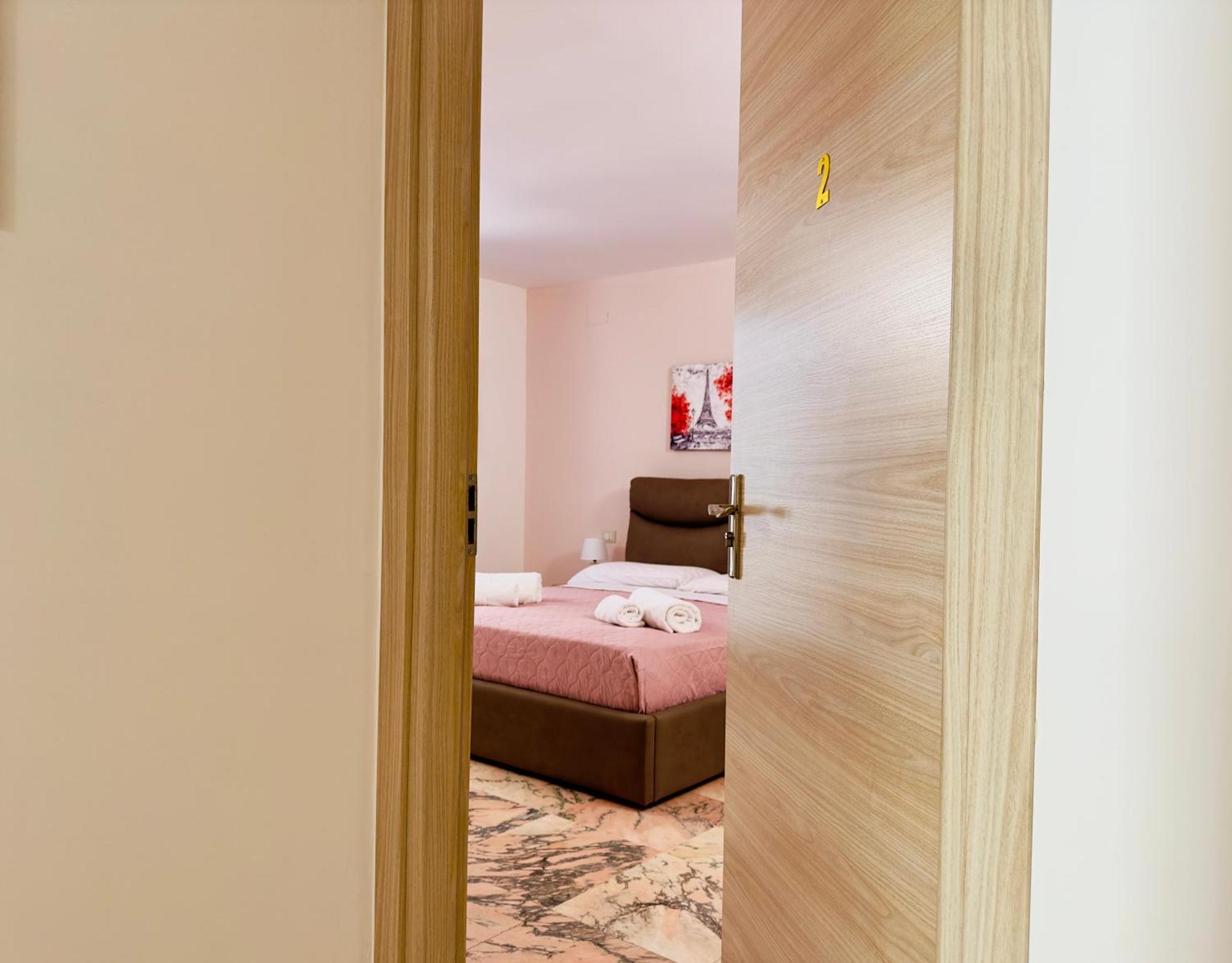 Unique Rooms In Centro Citta Bagno Privato E Climatizzatore Ragusa Eksteriør billede