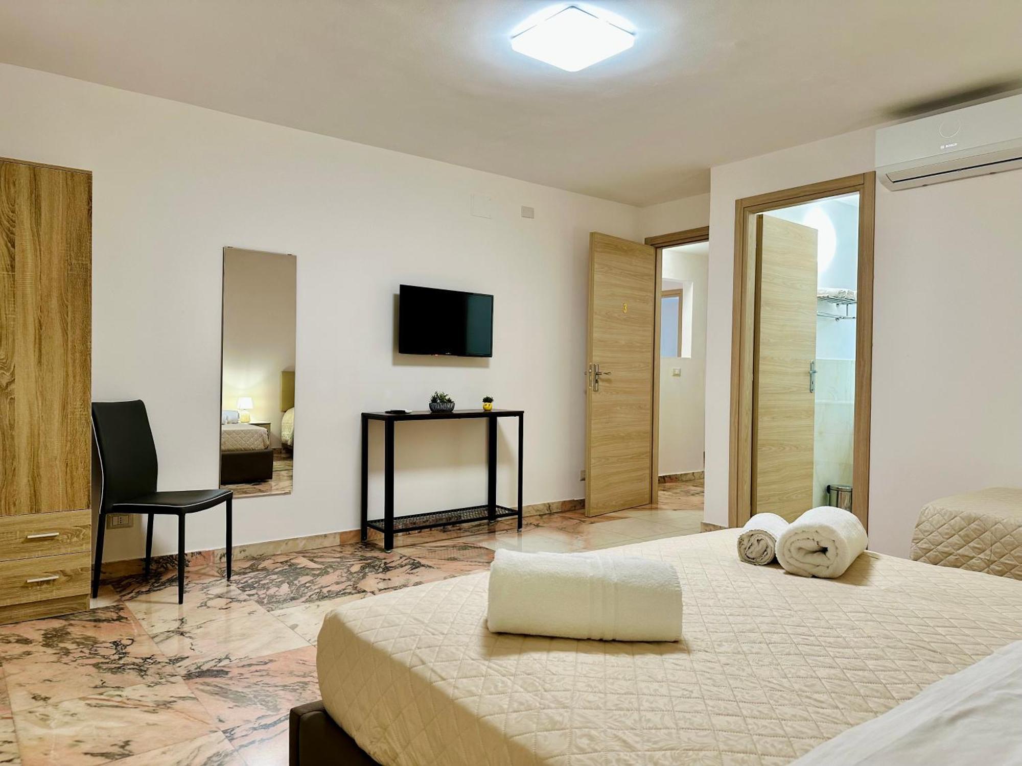 Unique Rooms In Centro Citta Bagno Privato E Climatizzatore Ragusa Eksteriør billede