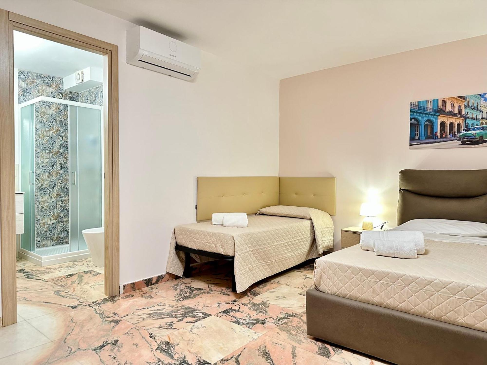 Unique Rooms In Centro Citta Bagno Privato E Climatizzatore Ragusa Eksteriør billede